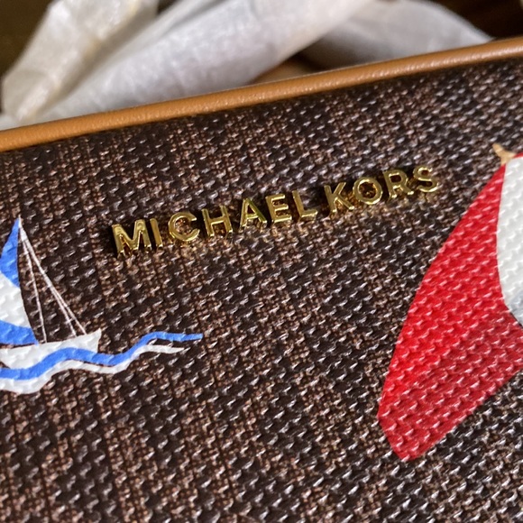Michael Kors Brown Logo and Beach Club-print Crossbody Bag ☀️🏝🐚 - Picture 5 of 16